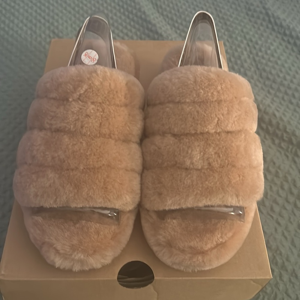 NWT UGG fluff slide slipper